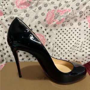 Louboutin 100mm Pumps - Patent Leather - SIZE 35